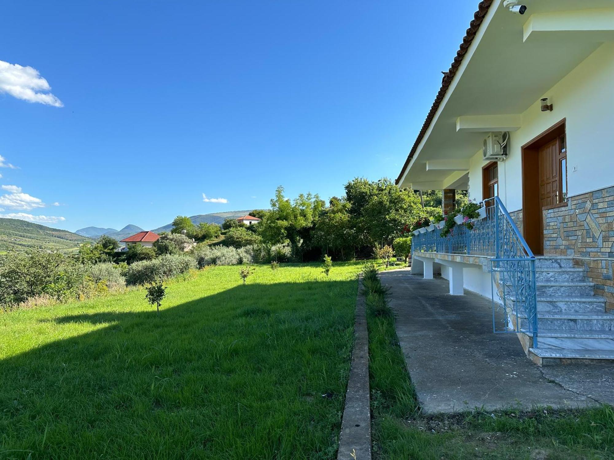 Vila Ardea Berat Bagian luar foto