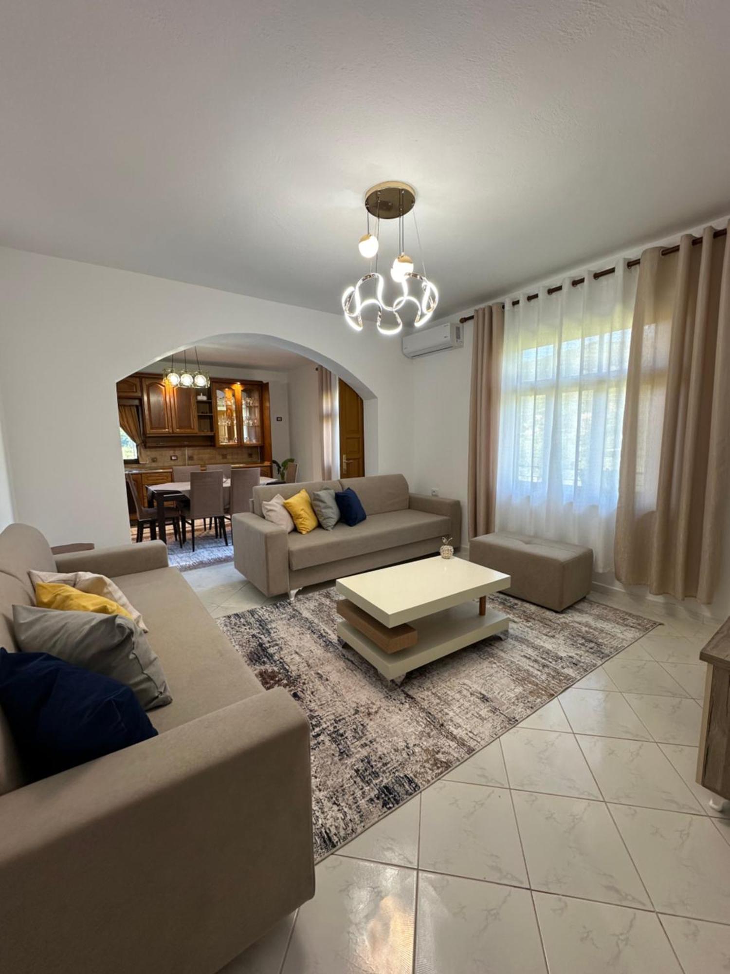 Vila Ardea Berat Bagian luar foto