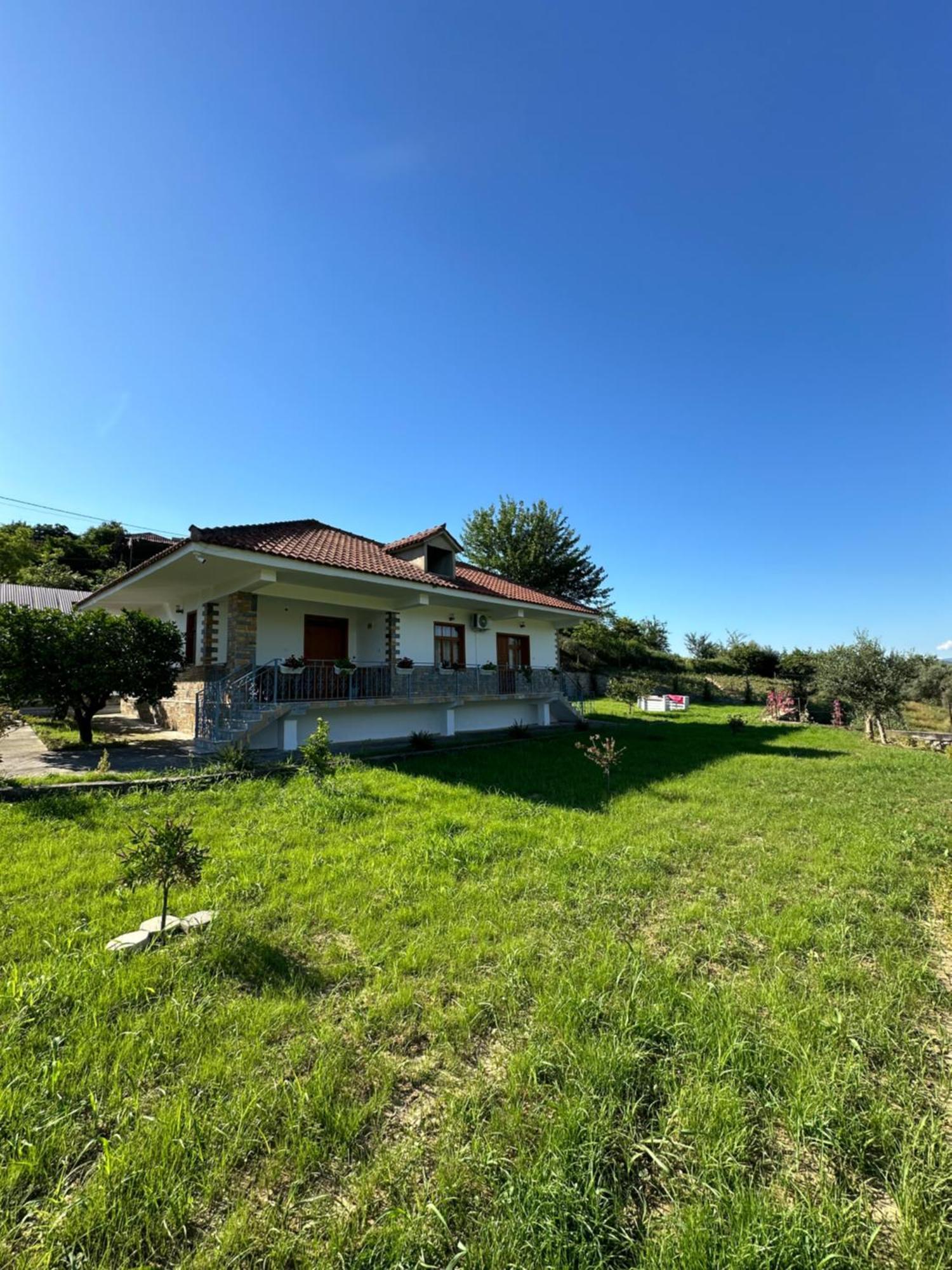 Vila Ardea Berat Bagian luar foto