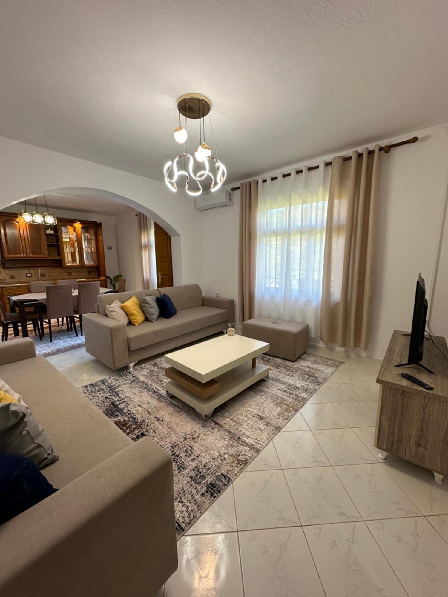 Vila Ardea Berat Bagian luar foto