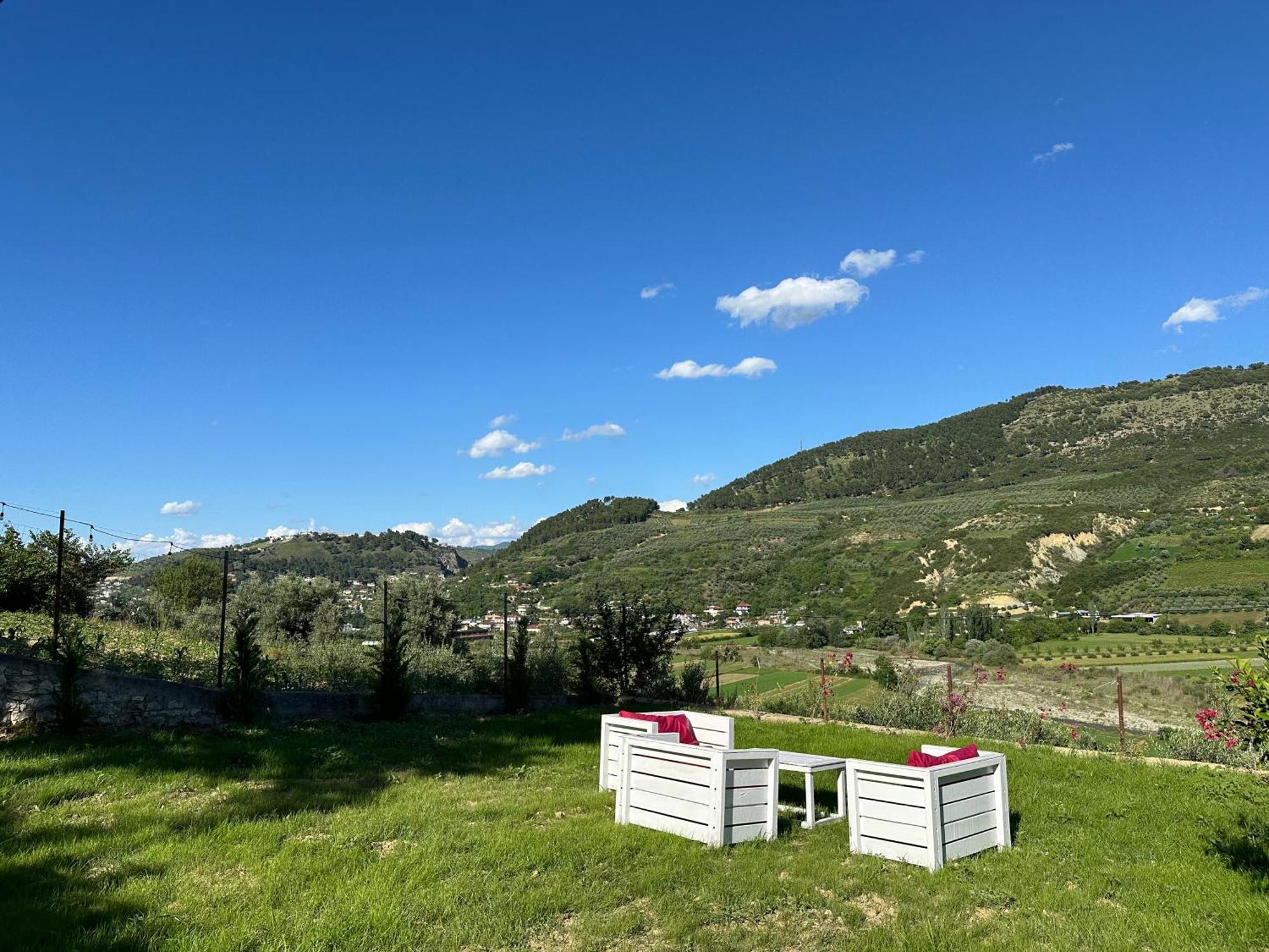 Vila Ardea Berat Bagian luar foto